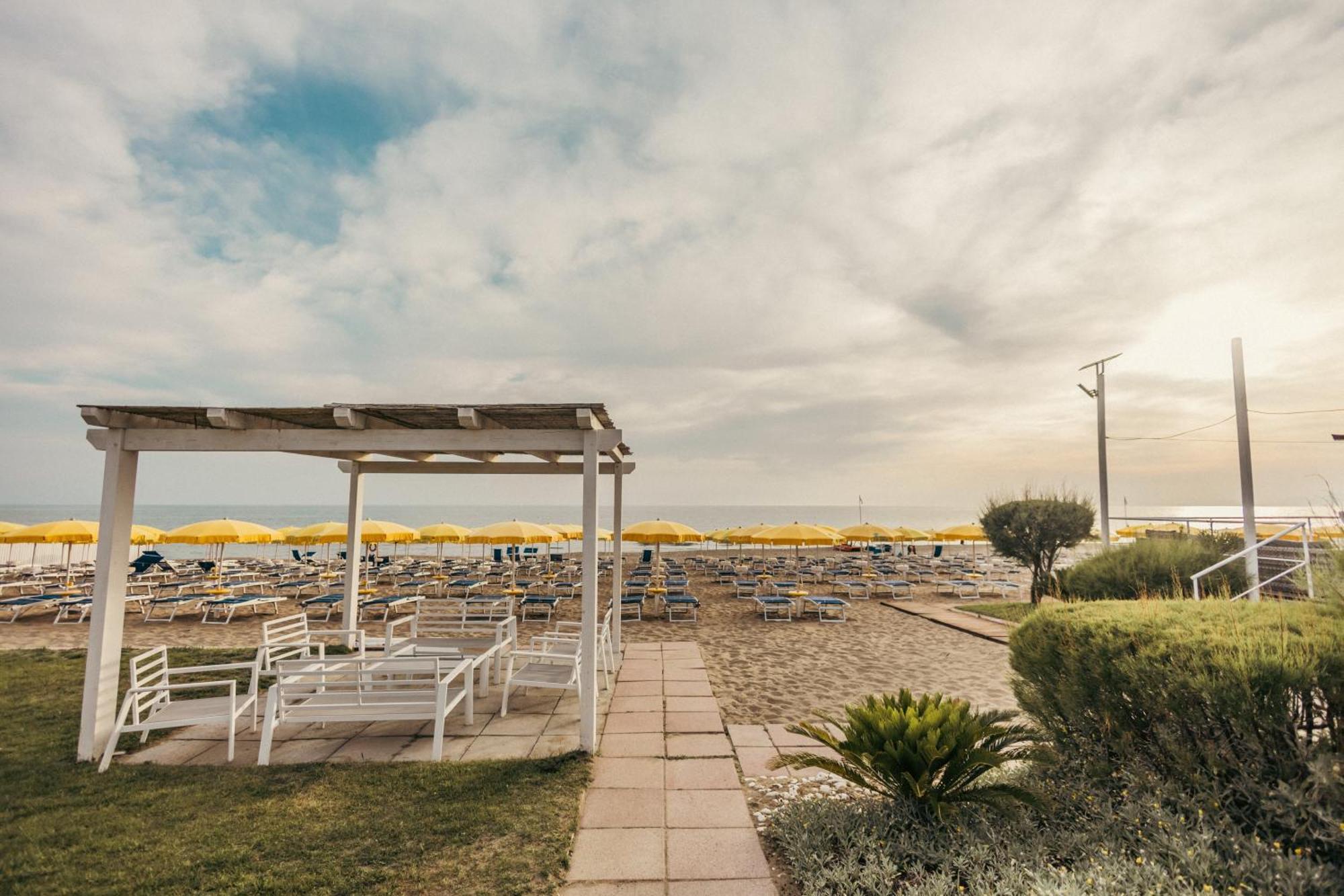 Hotel Le Palme Paestum Eksteriør billede